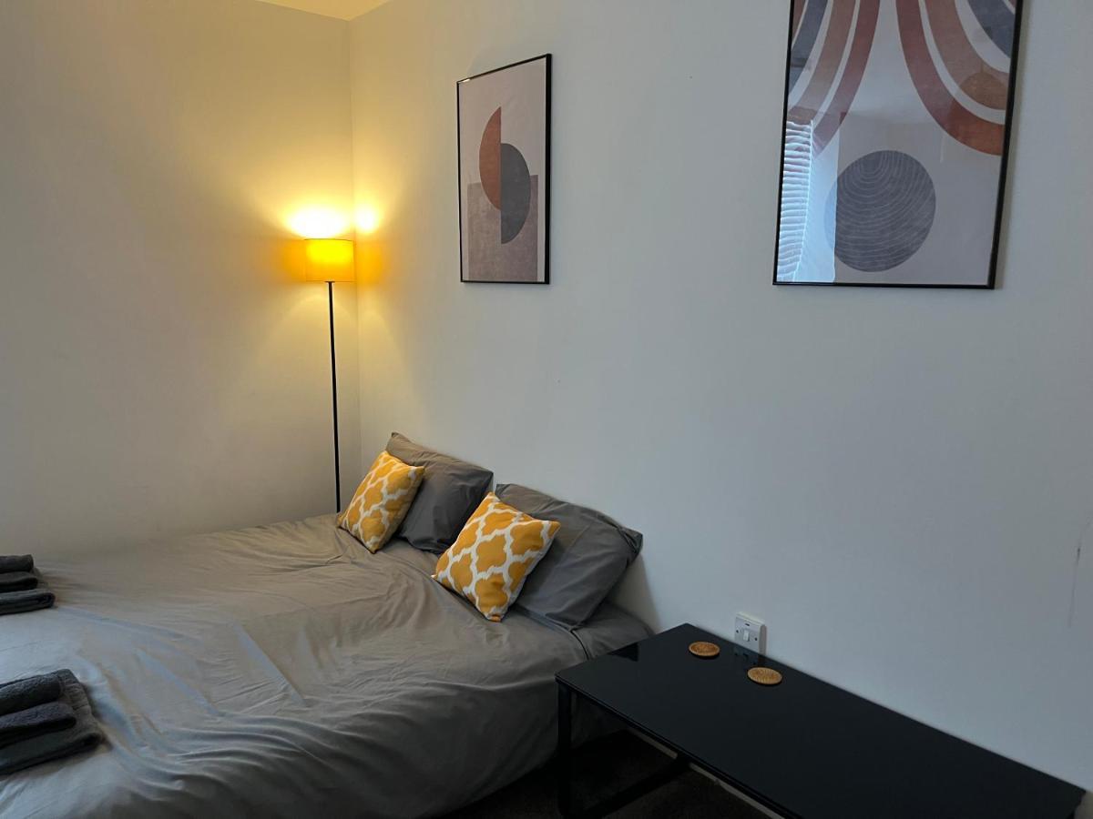 Spacious Ground Floor Suite Comfortably Sleeps Up To Eight Halifax Exterior foto