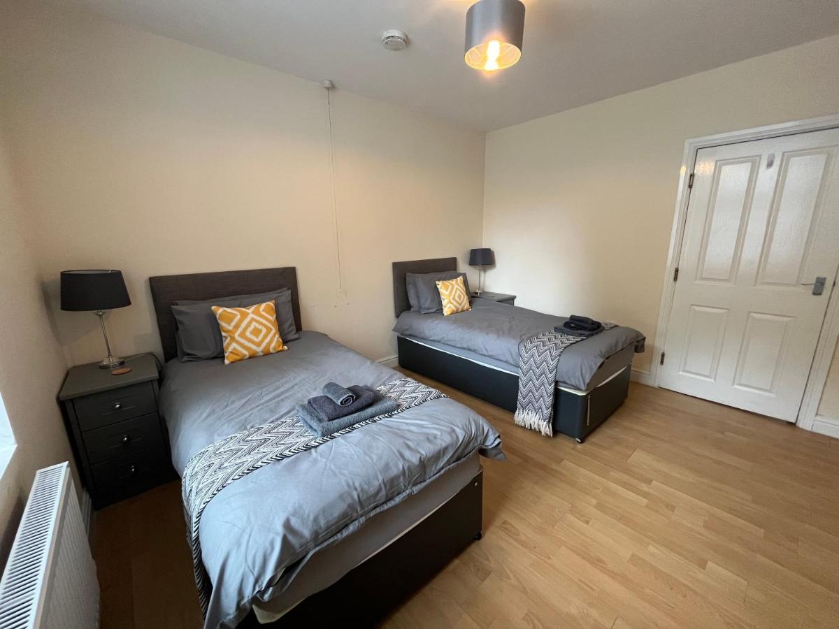 Spacious Ground Floor Suite Comfortably Sleeps Up To Eight Halifax Exterior foto