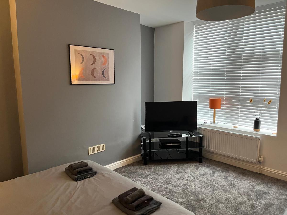 Spacious Ground Floor Suite Comfortably Sleeps Up To Eight Halifax Exterior foto