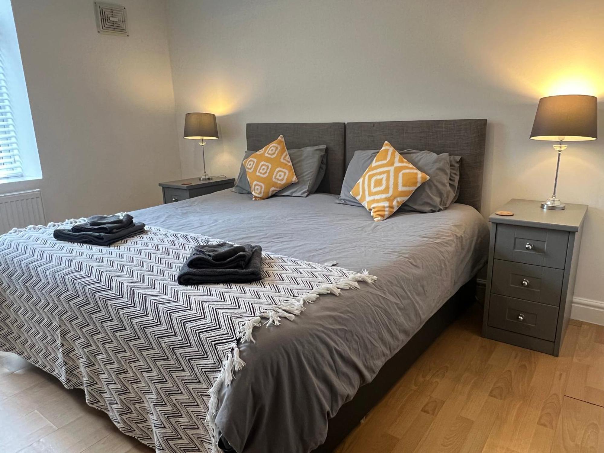 Spacious Ground Floor Suite Comfortably Sleeps Up To Eight Halifax Exterior foto